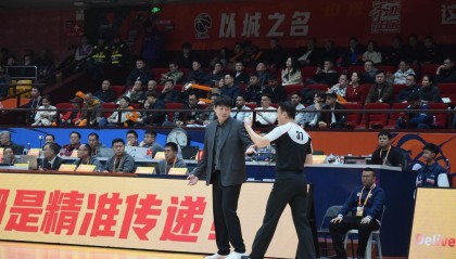 bti体育登录入口-帅论|不敌广厦，邱彪：球员拼劲值得认可，卫冕冠军值得我们学习